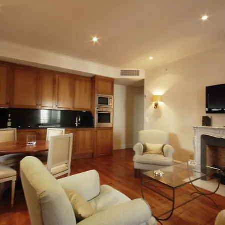 Rambuteau - 3 Adults Apartment